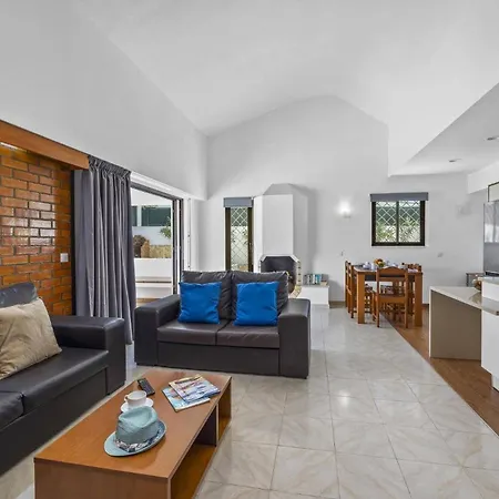 Villa Buganvillea By