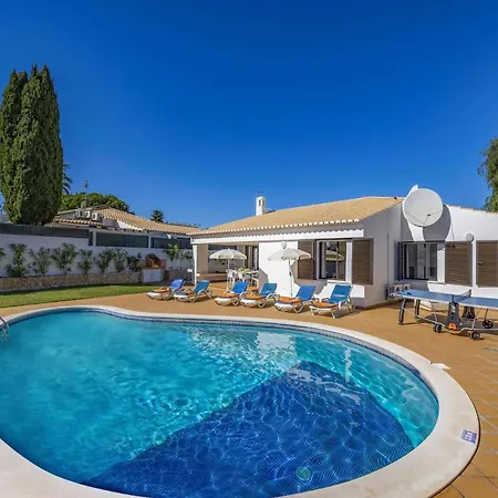 Buganvillea By * 阿尔布费拉