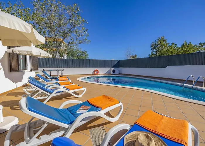 Villa Buganvillea By *